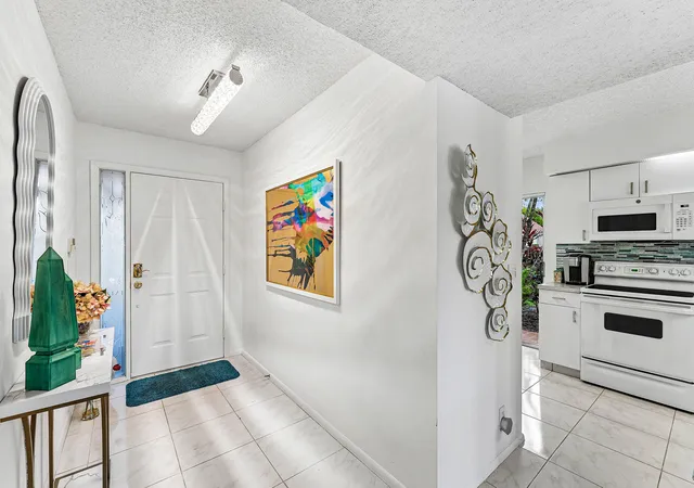 5th image of 14388 Emerald Lake Dr #2, Delray Beach, FL 33446 | MLS# B26052027