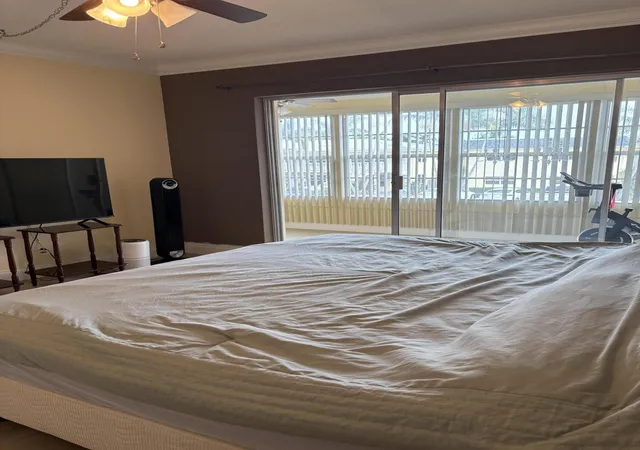 2nd image of 2121 Ne 42Nd Ct, Lighthouse Point, FL 33064
