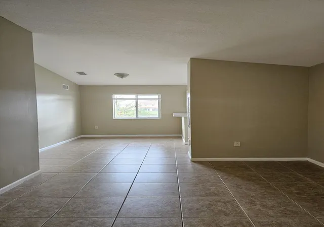 3rd image of 3490 Briar Bay Blvd #206, West Palm Beach, FL 33411 | MLS# B26052052