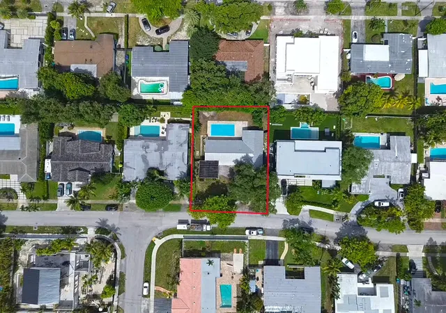 2nd image of 19711 Ne 21st Ct, Miami, FL 33179 | MLS# B26052120