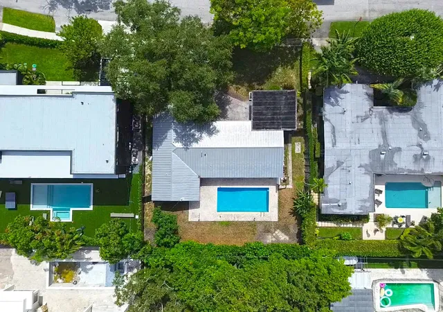 3rd image of 19711 Ne 21St Ct, Miami, FL 33179 | MLS# B26052120