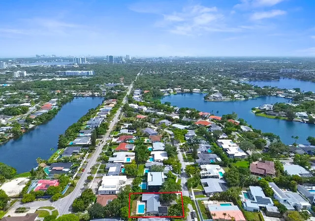 4th image of 19711 Ne 21St Ct, Miami, FL 33179 | MLS# B26052120