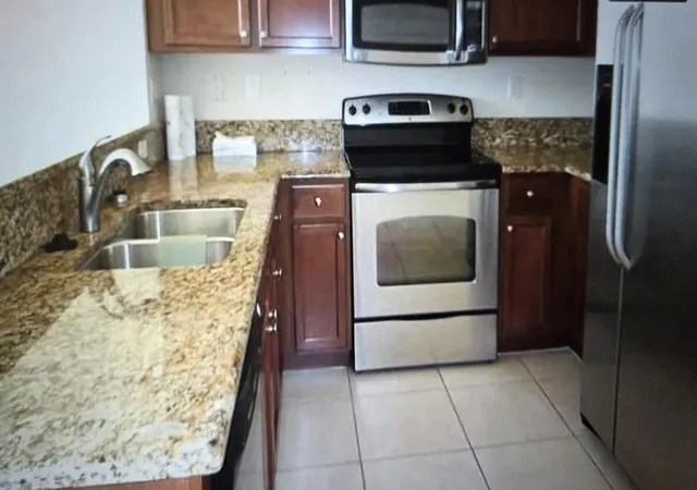 2nd image of 3255 Nw 31st Ter, Oakland Park, FL 33309 | MLS# B26052195