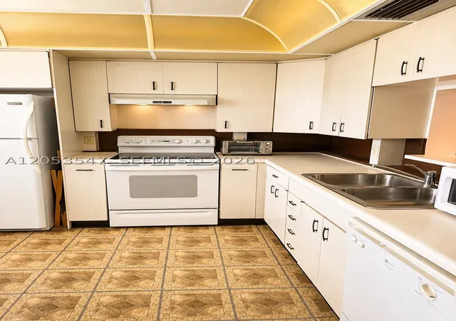 Photo 4 of Condo for sale at 2503 Antigua Ter #K3, Coconut Creek, FL 33066 | MLS# A12053547 | Listing updated on 2026-07-15