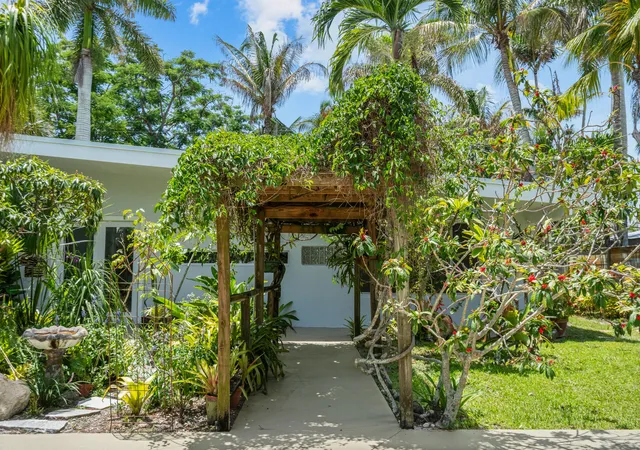 2nd image of 505 Sw North Carolina Dr, Stuart, FL 34994 | MLS# B26052235