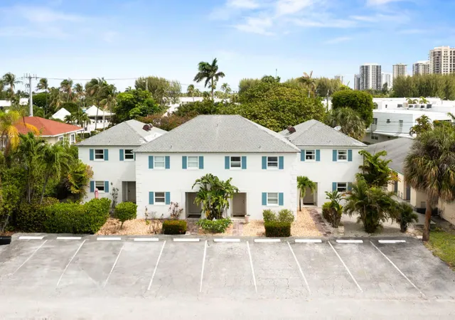 2nd image of 1216 Surf Rd, Singer Island, FL 33404 | MLS# B26052283