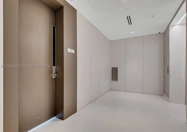 2nd image of 300 Biscayne Boulevard Way #3008W, Miami, FL 33131 | MLS# A12050459