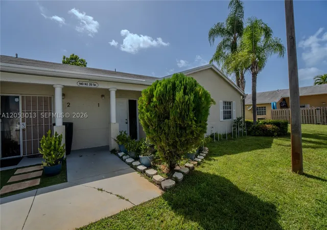 Photo 3 of House for sale at 940 Ne 212Th Ter #940-01, Miami, FL 33179 | MLS# A12053013 | Listing updated on 2026-10-04