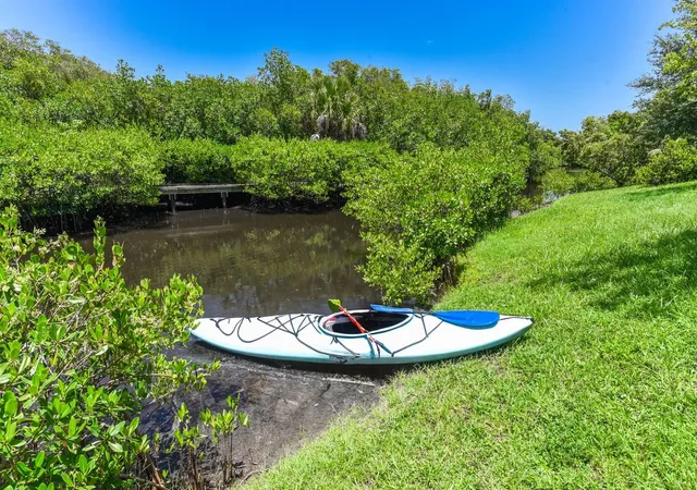4th image of 322 Sw Indian Groves Dr, Stuart, FL 34994 | MLS# B26052334