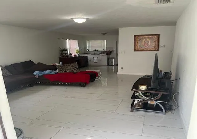 23rd image of 106 Nw 12th Ave #1-2, Dania, FL 33004 | MLS# B26052358