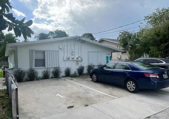 5th image of 106 NW 12th Ave, Dania Beach, FL 33004