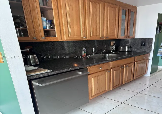 Photo 2 of Condo for sale at 231 174th St #1905, Sunny Isles Beach, FL 33160 | MLS# A12054021 | Listing updated on 2026-09-30