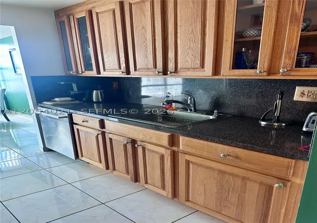 Photo 3 of Condo for sale at 231 174th St #1905, Sunny Isles Beach, FL 33160 | MLS# A12054021 | Listing updated on 2026-09-30
