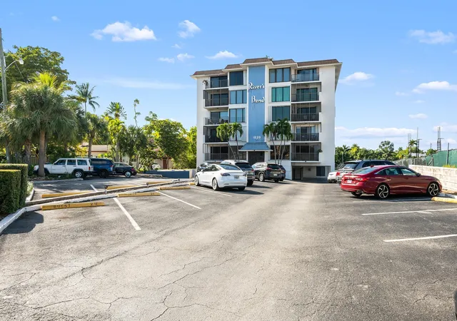 23rd image of 1839 Middle River Dr #105, Fort Lauderdale, FL 33305 | MLS# B26052531