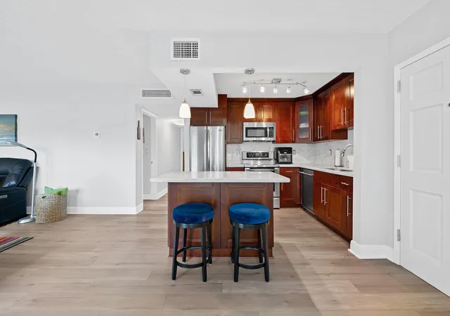 3rd image of 1839 Middle River Dr #105, Fort Lauderdale, FL 33305 | MLS# B26052531