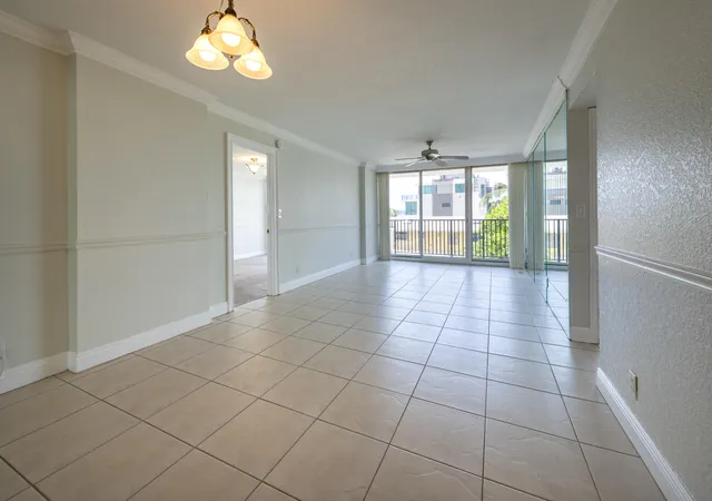 3rd image of 525 N Ocean Blvd, Pompano Beach, FL 33062