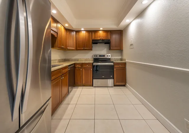5th image of 525 N Ocean Blvd, Pompano Beach, FL 33062