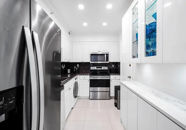 4th image of 2501 S Ocean Dr #939, Hollywood, FL 33019 | MLS# B26052551