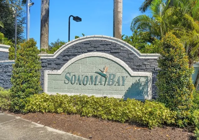 3rd image of 1942 Alamanda Way, Riviera Beach, FL 33404 | MLS# A12054098