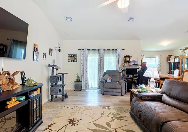 3rd image of 5042 Se Tradewinds Cir, ,, FL 33935 | MLS# B26052580