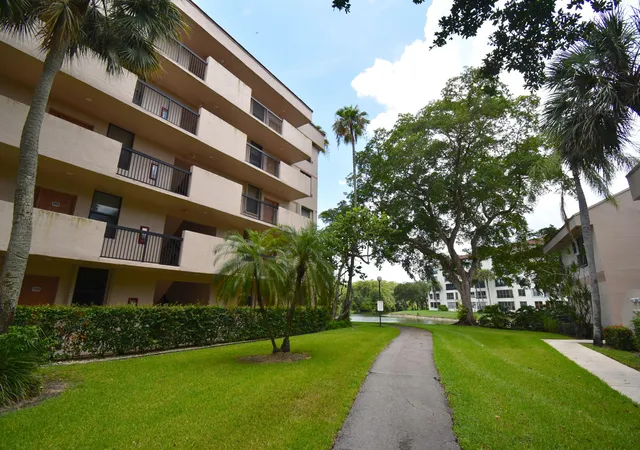 2nd image of 2768 S Carambola Cir S #302, Coconut Creek, FL 33066 | MLS# B26052588