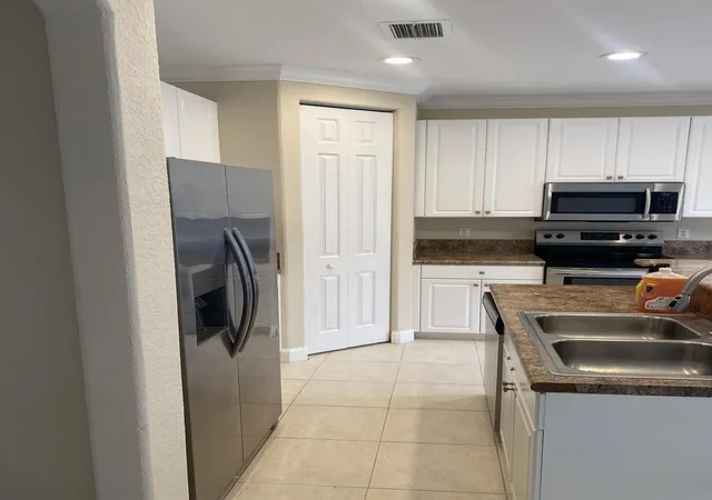 5th image of 4353 Legacy Ct, Delray Beach, FL 33445 | MLS# B26052601