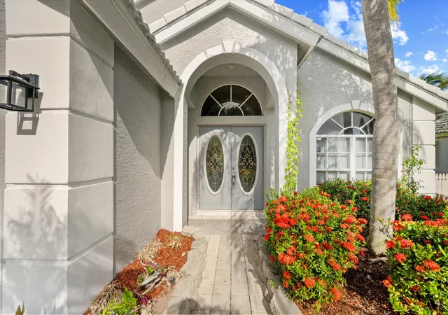 3rd image of 1851 Oak Berry Cir, Wellington, FL 33414 | MLS# B26052640