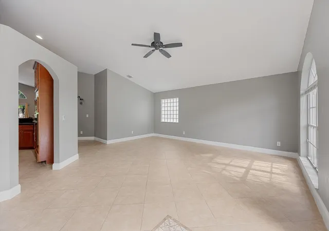 4th image of 1851 Oak Berry Cir, Wellington, FL 33414 | MLS# B26052640