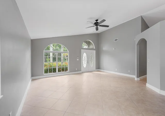 5th image of 1851 Oak Berry Cir, Wellington, FL 33414 | MLS# B26052640
