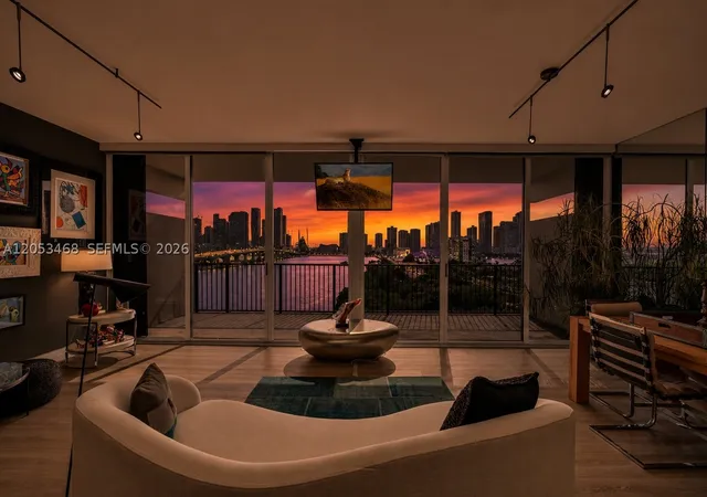 5th image of 1000 Venetian Way #810, Miami Beach, FL 33139 | MLS# A12053468