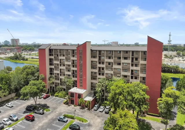 2nd image of 2200 S Cypress Bend Dr #707, Pompano Beach, FL 33069 | MLS# B26052558