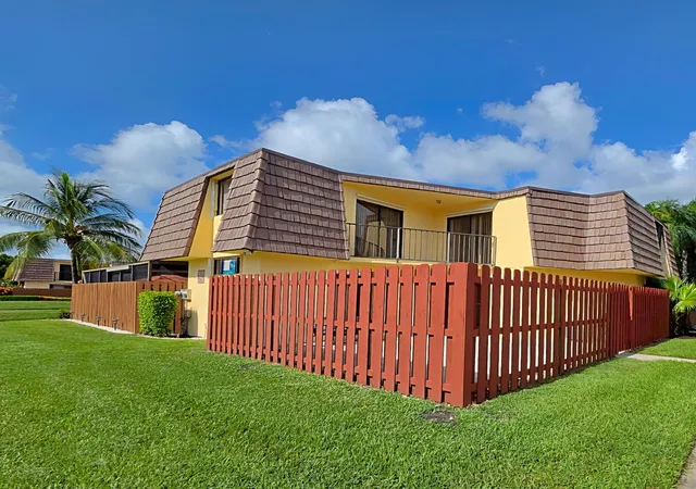 1st image of 22 Springdale Cir, Palm Springs, FL 33461 | MLS# B26052821