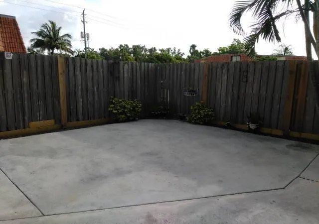 5th image of 22 Springdale Cir, Palm Springs, FL 33461 | MLS# B26052821