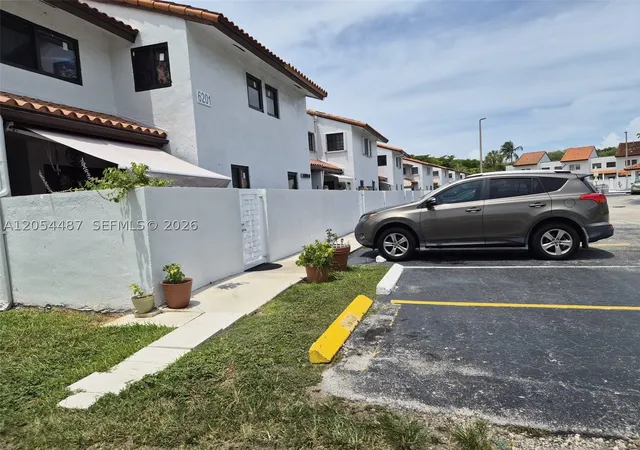 Photo 3 of Townhouse for sale at 6201 Sw 138 Th Ct #G, Miami, FL 33183 | MLS# A12054487 | Listing updated on 2026-08-24