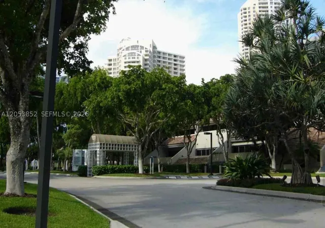 Photo 13 of Condo for sale at 808 Brickell Key Dr #606, Miami, FL 33131 | MLS# A12053852 | Listing updated on 2026-08-01