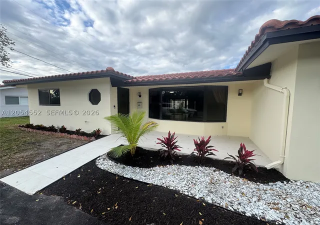 Photo 3 of Single family home for sale at 1109 Se 10Th St, Deerfield Beach, FL 33441 | MLS# A12054552 | Listing updated on 2026-10-09