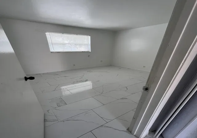 2nd image of 101 Ne 41St St, Oakland Park, FL 33334