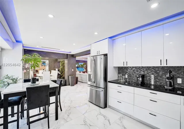5th image of 3701 Mckinley St, Hollywood, FL 33021 | MLS# A12054642