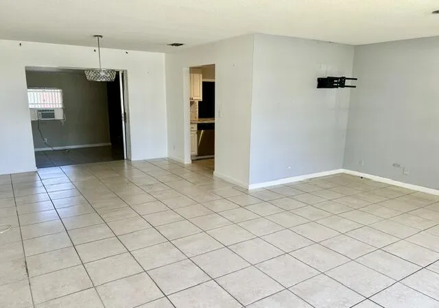 4th image of 5371 Ne 17Th Ter, Fort Lauderdale, FL 33334 | MLS# B26052957