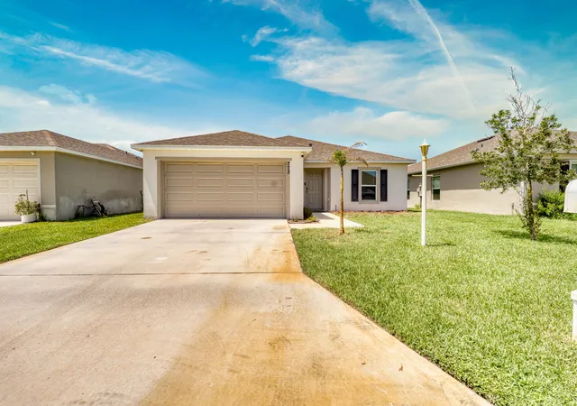 3rd image of 773 Se 25Th Dr, Okeechobee, FL 34974 | MLS# B26052960
