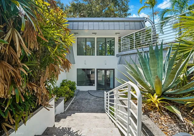 25th image of 1343 Ponce De Leon Dr, Fort Lauderdale, FL 33316 | MLS# B26053015