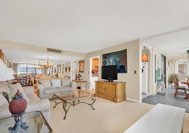 4th image of 1648 Jupiter Cove Dr #214, Jupiter, FL 33469 | MLS# B26053025