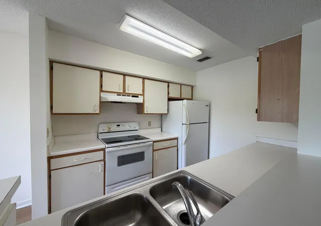 Homes for sale in Boynton Beach, FL | 815 W Boynton Beach Blvd #12-203, Boynton Beach, FL 33426 | MLS# B26053124