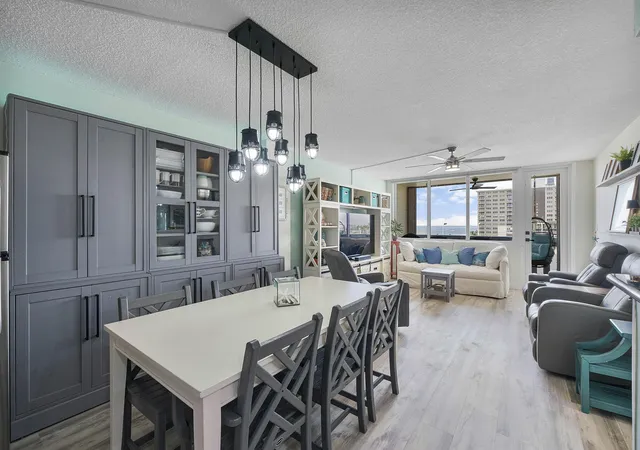 3rd image of 305 N Pompano Bch Blvd, Pompano Beach, FL 33062