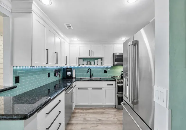 4th image of 305 N Pompano Bch Blvd, Pompano Beach, FL 33062
