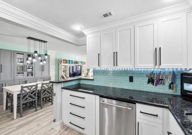 5th image of 305 N Pompano Bch Blvd, Pompano Beach, FL 33062