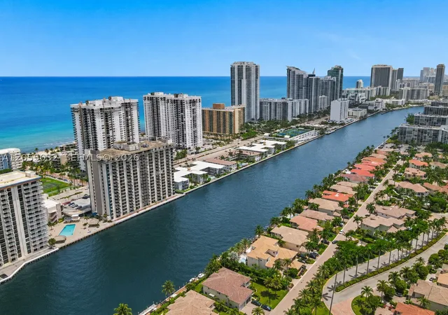 Photo 3 of Condo for sale at 1600 S Ocean Dr #18B, Hollywood, FL 33019 | MLS# A12055032 | Listing updated on 2026-10-09