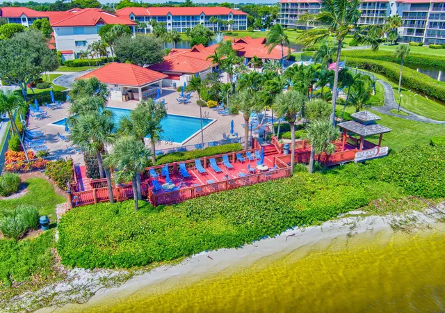 2nd image of 104 Half Moon Cir, Hypoluxo, FL 33462