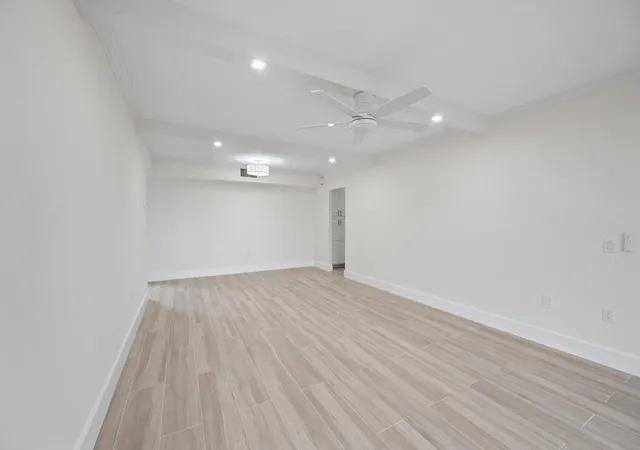 5th image of 225 S Beach Rd #102, Jupiter, FL 33469 | MLS# B26053341