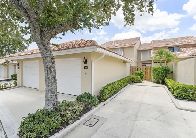 1st image of 119 Old Meadow Wy, Palm Beach Gardens, FL 33418 | MLS# B26053358